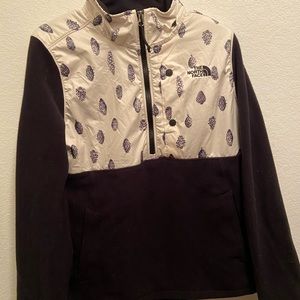 North Face Quarter Zip Pull Over